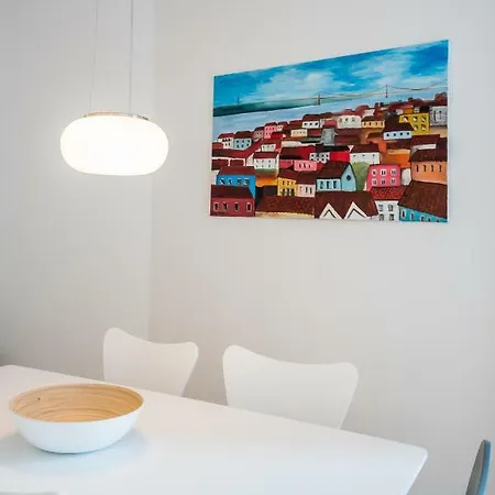 Sunshine House - Exclusive - By The Castle Apartment *