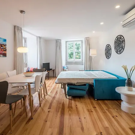 Sunshine House - Exclusive - By The Castle